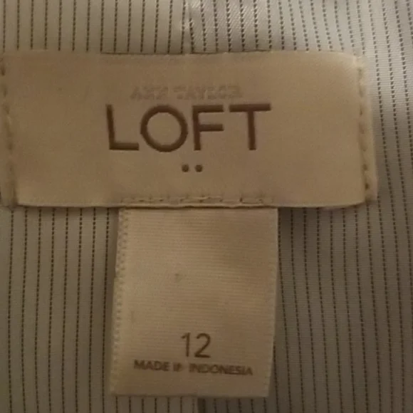 Ann Taylor Loft Blazer - Picture 7 of 8